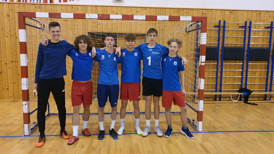 Viano�n� futbalov� turnaj na na�om gymn�ziu