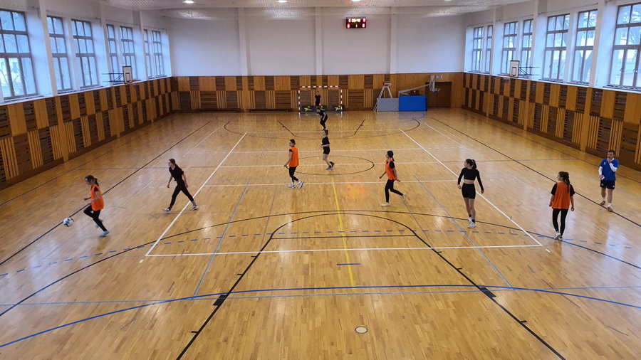 Viano�n� futbalov� turnaj na na�om gymn�ziu