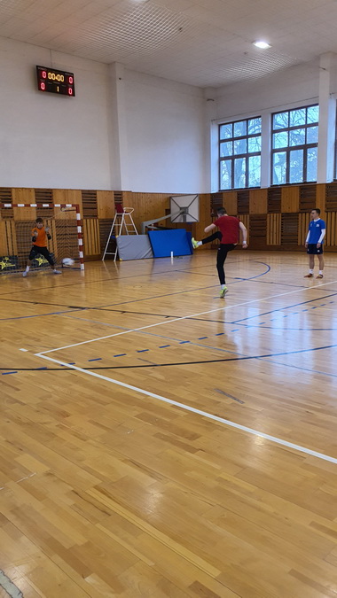 Viano�n� futbalov� turnaj na na�om gymn�ziu
