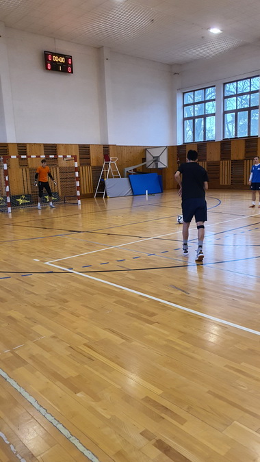 Viano�n� futbalov� turnaj na na�om gymn�ziu
