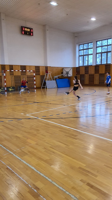 Viano�n� futbalov� turnaj na na�om gymn�ziu