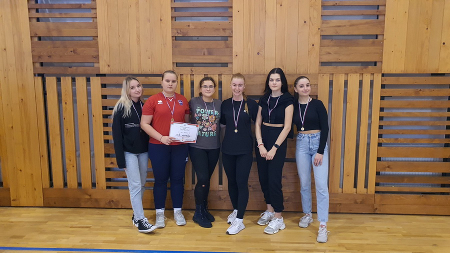 Viano�n� futbalov� turnaj na na�om gymn�ziu