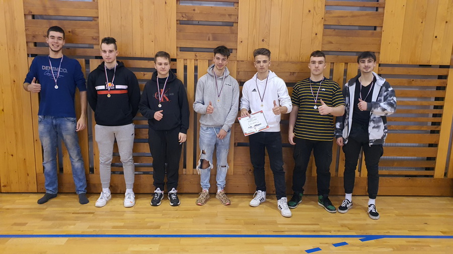 Viano�n� futbalov� turnaj na na�om gymn�ziu