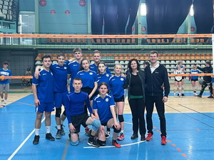 Vo volejbale n�m patr� tretia prie�ka