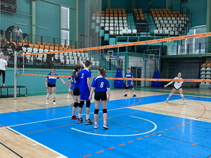 Vo volejbale n�m patr� tretia prie�ka