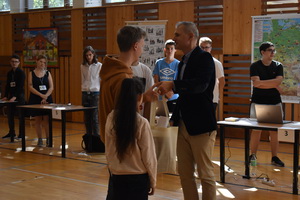 Klopa� na br�nu jazykov sa oplat�