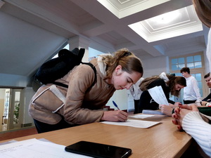 De� otvoren�ch dver�