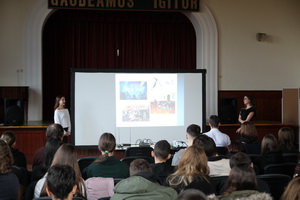 De� otvoren�ch dver�