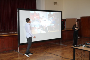 De� otvoren�ch dver�