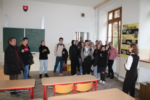 De� otvoren�ch dver�