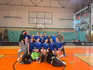 Gymnazistky op� �spe�n� na MAJSTROVSTV�CH NITRIANSKEHO KRAJA VO FLORBALE - 2. miesto