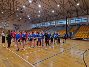 Gymnazistky op� �spe�n� na MAJSTROVSTV�CH NITRIANSKEHO KRAJA VO FLORBALE - 2. miesto