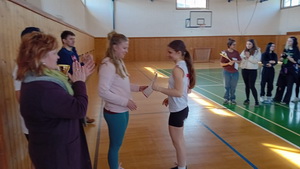 Gymn�zium Janka Kr�a - majster okresu vo florbale diev�at stredn�ch �k�l