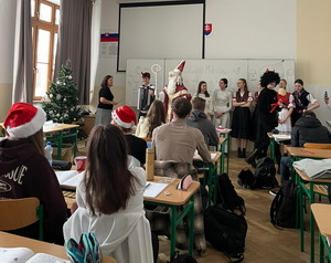 Mikul� na na�om gymn�ziu