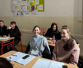 Mikul� na na�om gymn�ziu