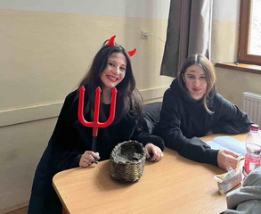 Mikul� na na�om gymn�ziu