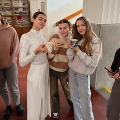 Mikul� na na�om gymn�ziu