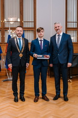 Ocenenie nho tudenta Petra uricu predsedom Nitrianskeho samosprvneho kraja