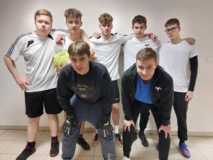 Viano�n� medzitriedny turnaj vo futbale a&nbsp;stolnom tenise