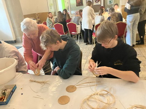 Za�iatok adventu s tradi�n�mi �udov�mi technikami