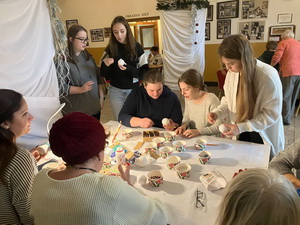 Za�iatok adventu s tradi�n�mi �udov�mi technikami