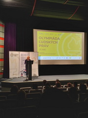 Br�ni� pr�vny �t�t = br�ni� �udsk� pr�va