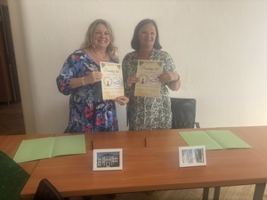 N�v�teva deleg�cie z mesta Hole�ov na Gymn�ziu Janka Kr�a