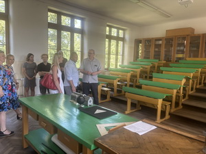 N�v�teva deleg�cie z mesta Hole�ov na Gymn�ziu Janka Kr�a