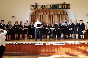 Schola Cantorum osl�vila 85.&nbsp;v�ro�ie koncertom pln�m em�ci� a&nbsp;hudobnej kr�sy