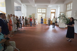 Sl�vnostn� odhalenie pam�tn�ch tab�� na budove Gymn�zia Janka Kr�a