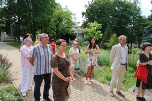 Sl�vnostn� odhalenie pam�tn�ch tab�� na budove Gymn�zia Janka Kr�a