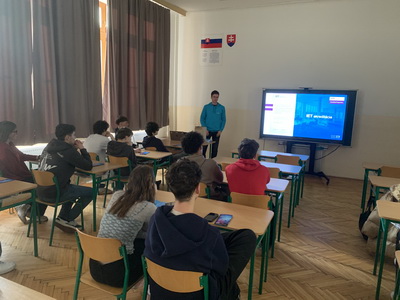 Beseda s&nbsp;doktorandom z&nbsp;FIIT STU: Informatika po gymn�ziu v&nbsp;praxi