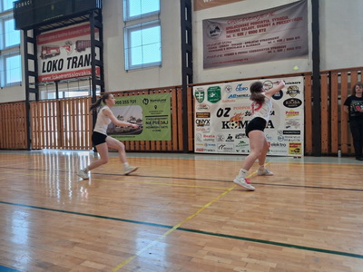 Na�e gymnazistky op� �iarili � Striebro z&nbsp;krajsk�ho kola bedmintonu obh�jen�!