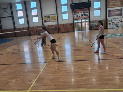 Na�e gymnazistky op� �iarili � Striebro z&nbsp;krajsk�ho kola bedmintonu obh�jen�!