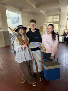 Bl�zniv� 1. apr�l na Gymn�ziu Janka Kr�a!