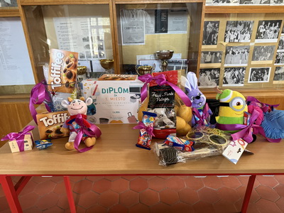 Bl�zniv� 1. apr�l na Gymn�ziu Janka Kr�a!