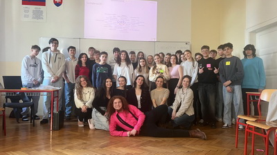 S&nbsp;re�pektom na internete