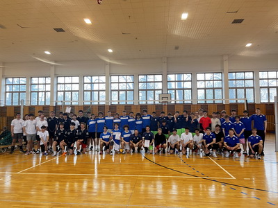 Majstrovstv� kraja vo volejbale op� v �portovej hale Gymn�zia J. Kr�a 