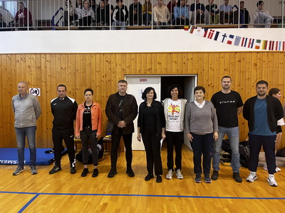 Majstrovstv� kraja vo volejbale op� v �portovej hale Gymn�zia J. Kr�a 