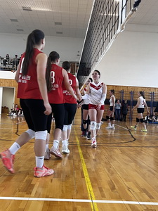 Majstrovstv� kraja vo volejbale op� v �portovej hale Gymn�zia J. Kr�a 