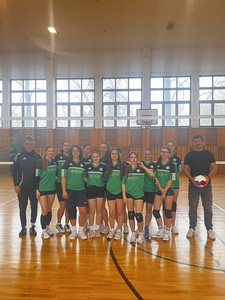 Majstrovstv� kraja vo volejbale op� v �portovej hale Gymn�zia J. Kr�a 