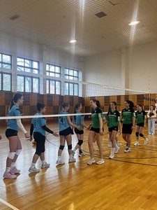 Majstrovstv� kraja vo volejbale op� v �portovej hale Gymn�zia J. Kr�a 