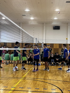 Majstrovstv� kraja vo volejbale op� v �portovej hale Gymn�zia J. Kr�a 