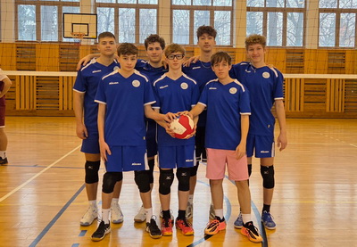 �spe�n� okresn� kol� vo volejbale stredn�ch �k�l pre Gymn�zium Janka Kr�a